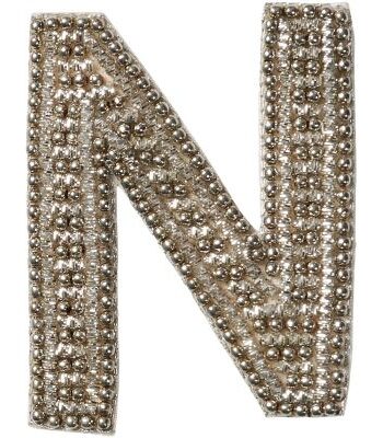 Broche N