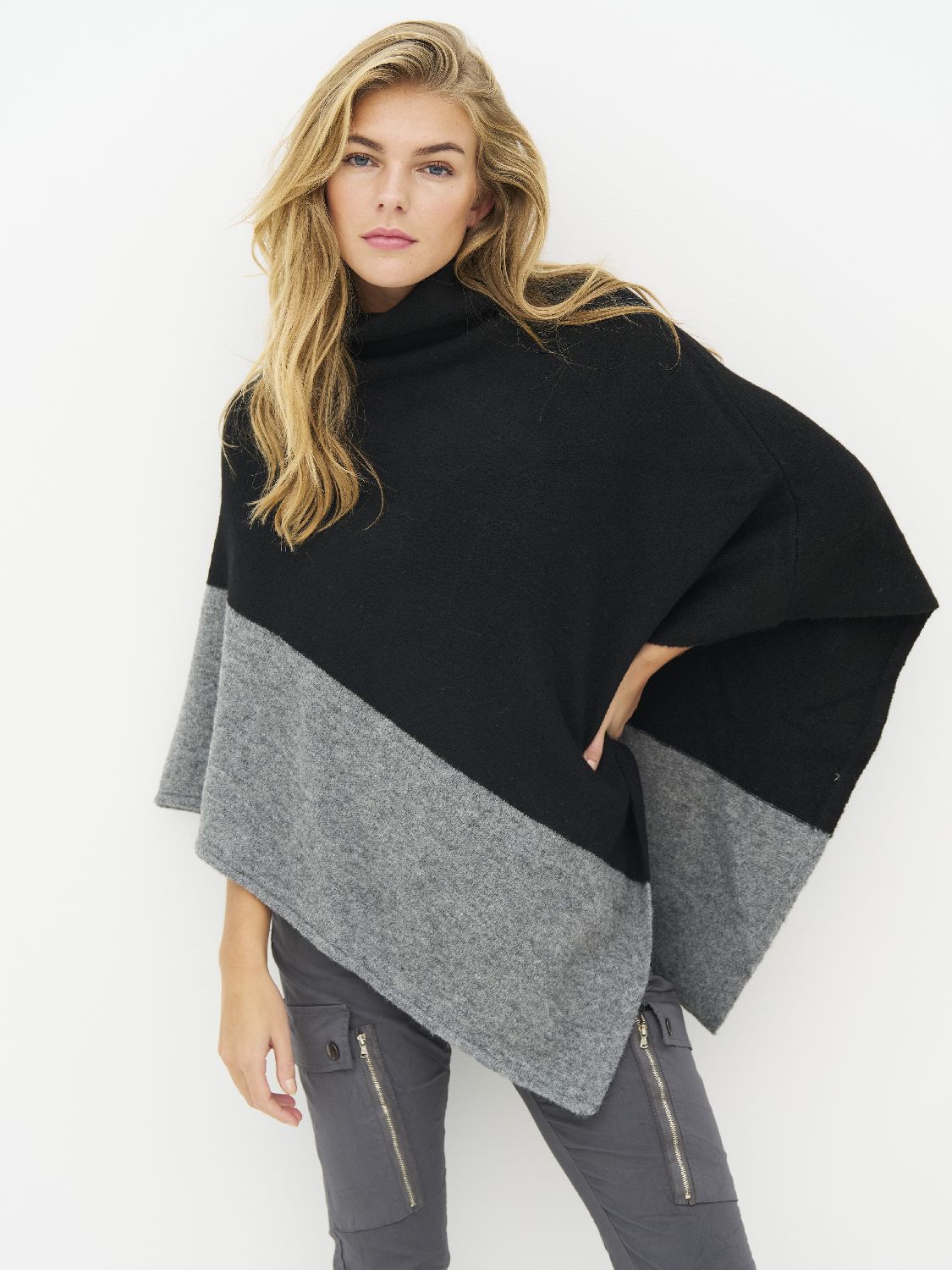 Eve poncho knit 8961-60-901